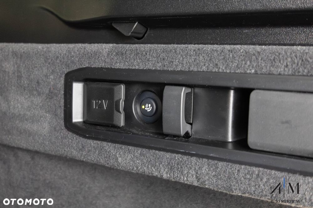 BMW Seria 5 520d xDrive Touring - 28