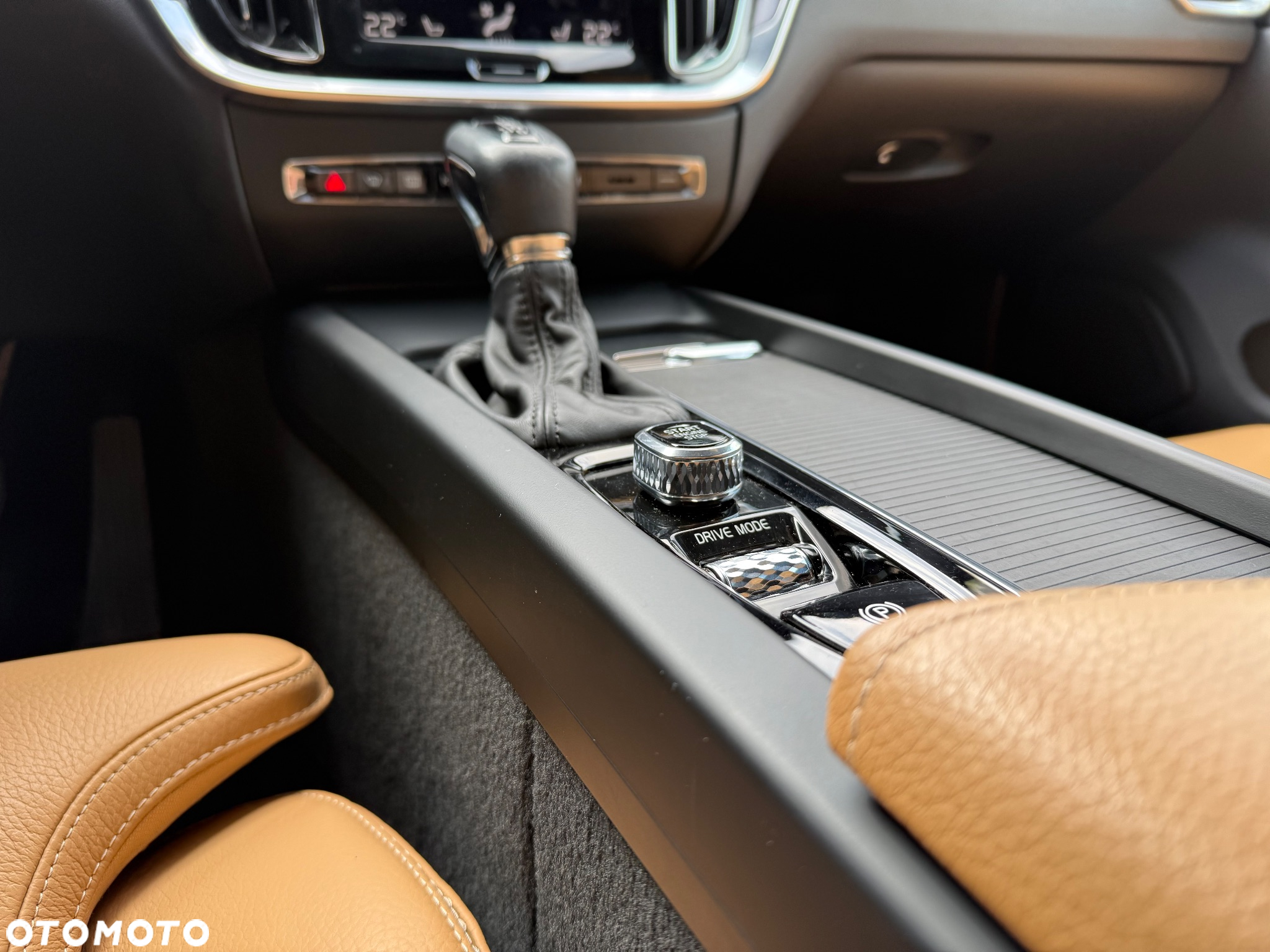 Volvo V60 Cross Country D4 AWD Geartronic Pro - 31