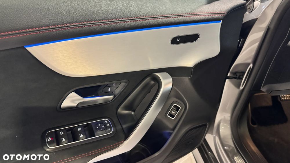 Mercedes-Benz CLA 200 AMG Line 7G-DCT - 13