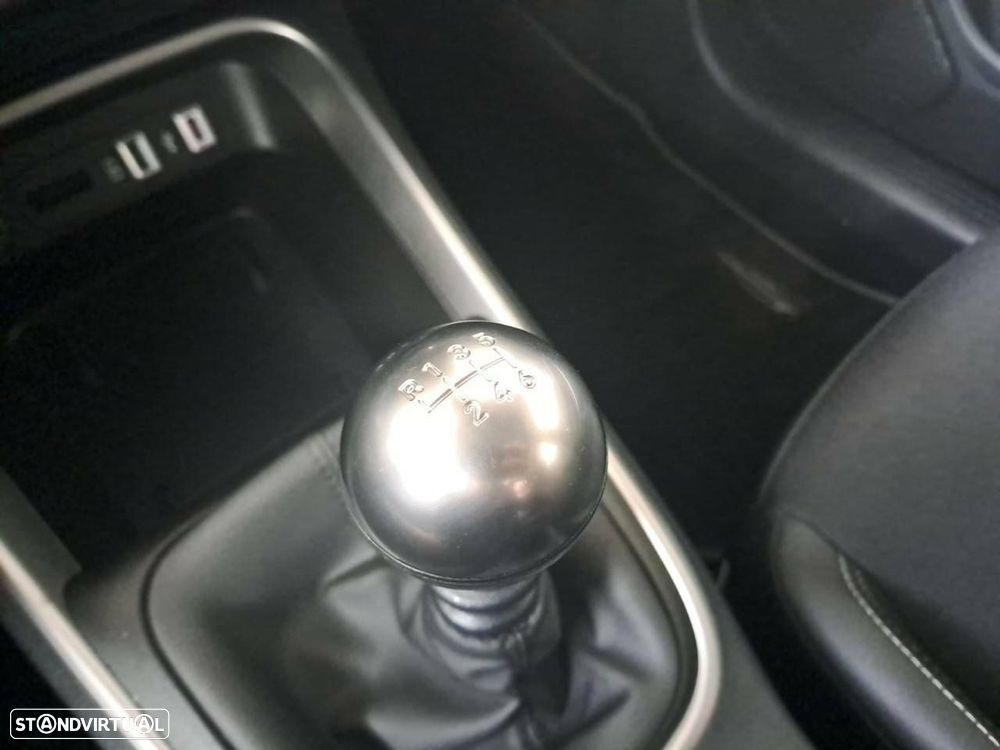 Jeep Avenger 1.2 GSE T3 Altitude - 19