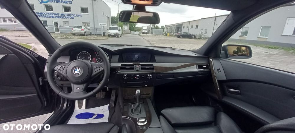 BMW Seria 5 530i - 24