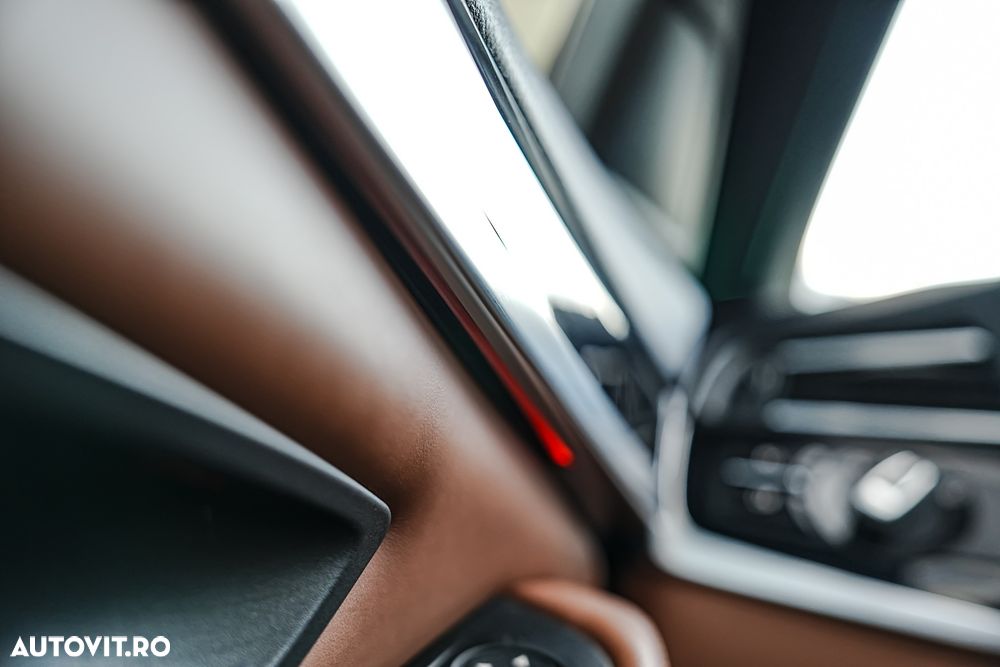 BMW Seria 5 520d Aut. Luxury Line - 13