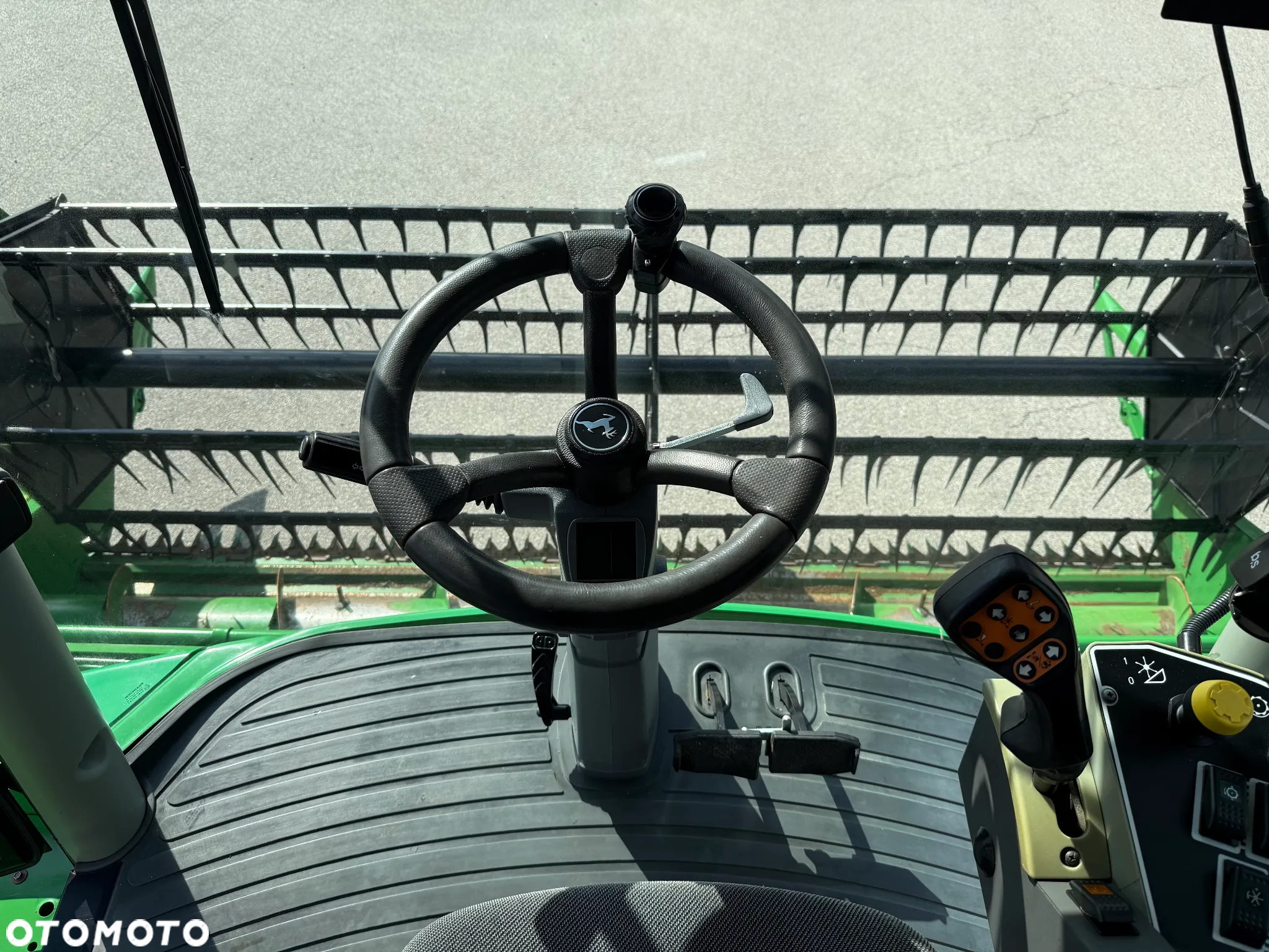 John Deere W 330 - 24