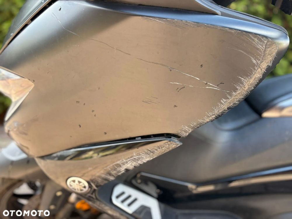 Yamaha Tmax - 16