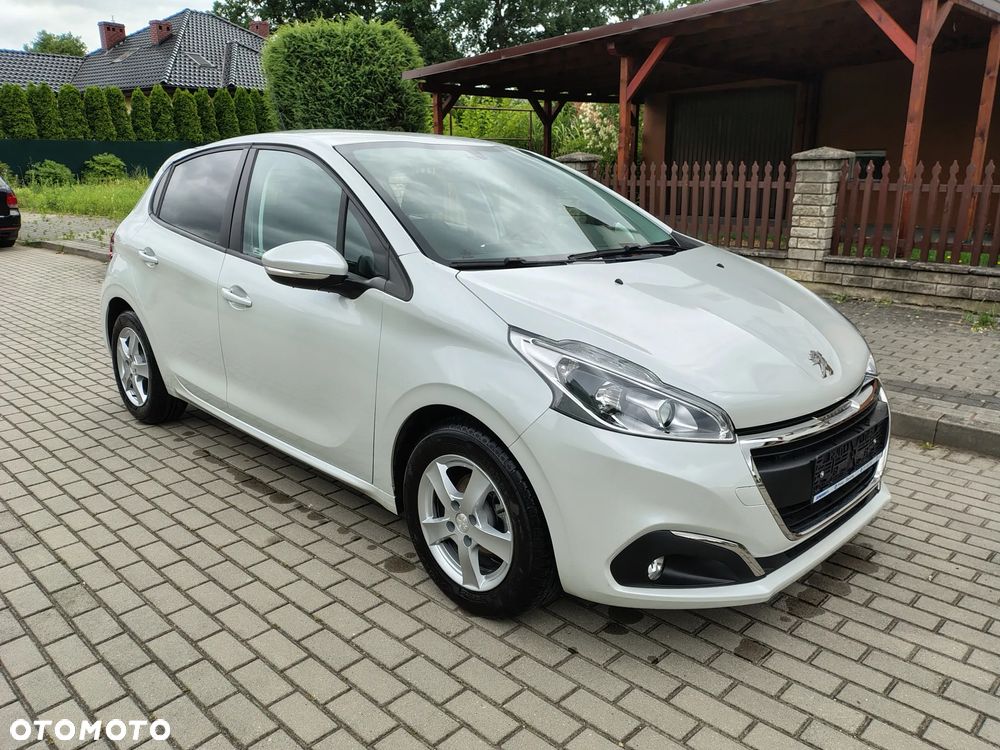 Peugeot 208 - 13