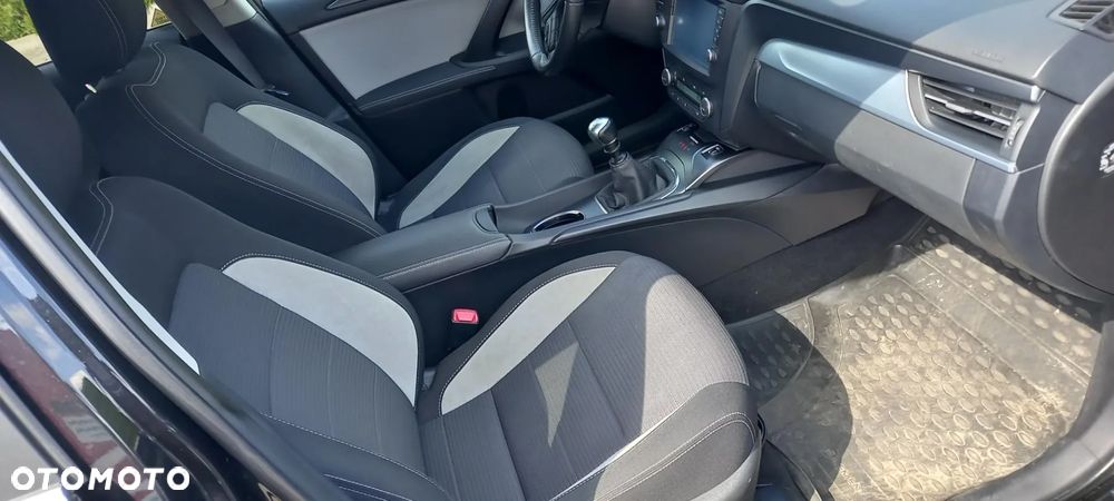 Toyota Avensis Touring Sports 1.8 Executive - 12