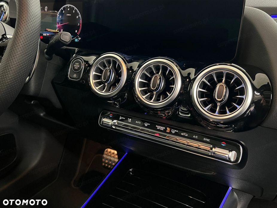 Mercedes-Benz GLA - 7