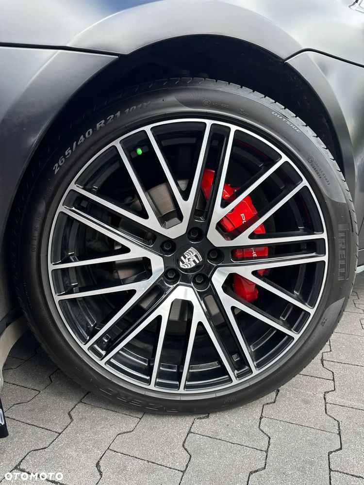 Porsche Macan T - 13