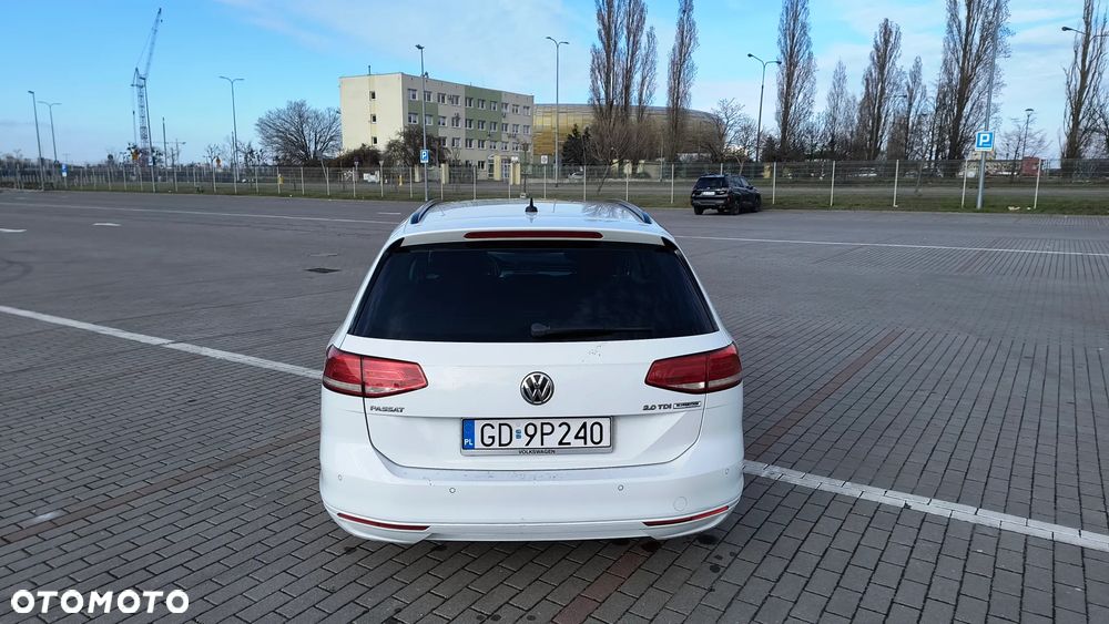Volkswagen Passat - 13