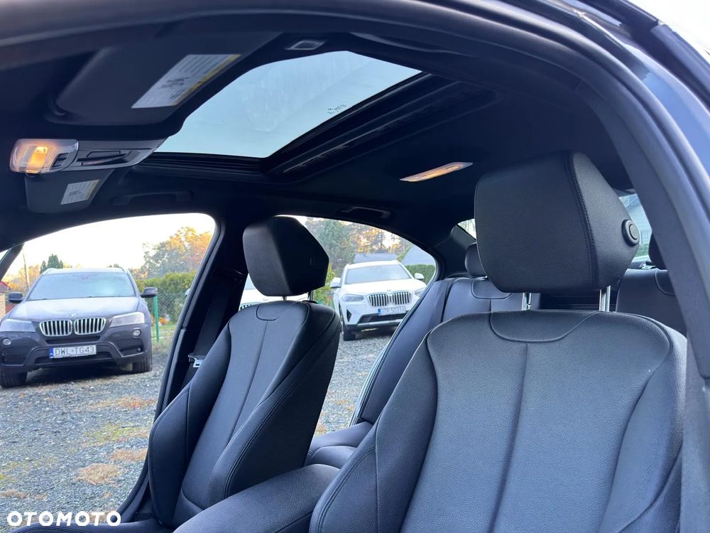 BMW Seria 3 330i GPF xDrive M Sport - 31