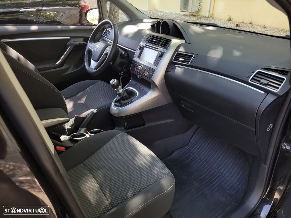 Toyota Verso 2.0 D-4D Exclusive+NAVI - 35