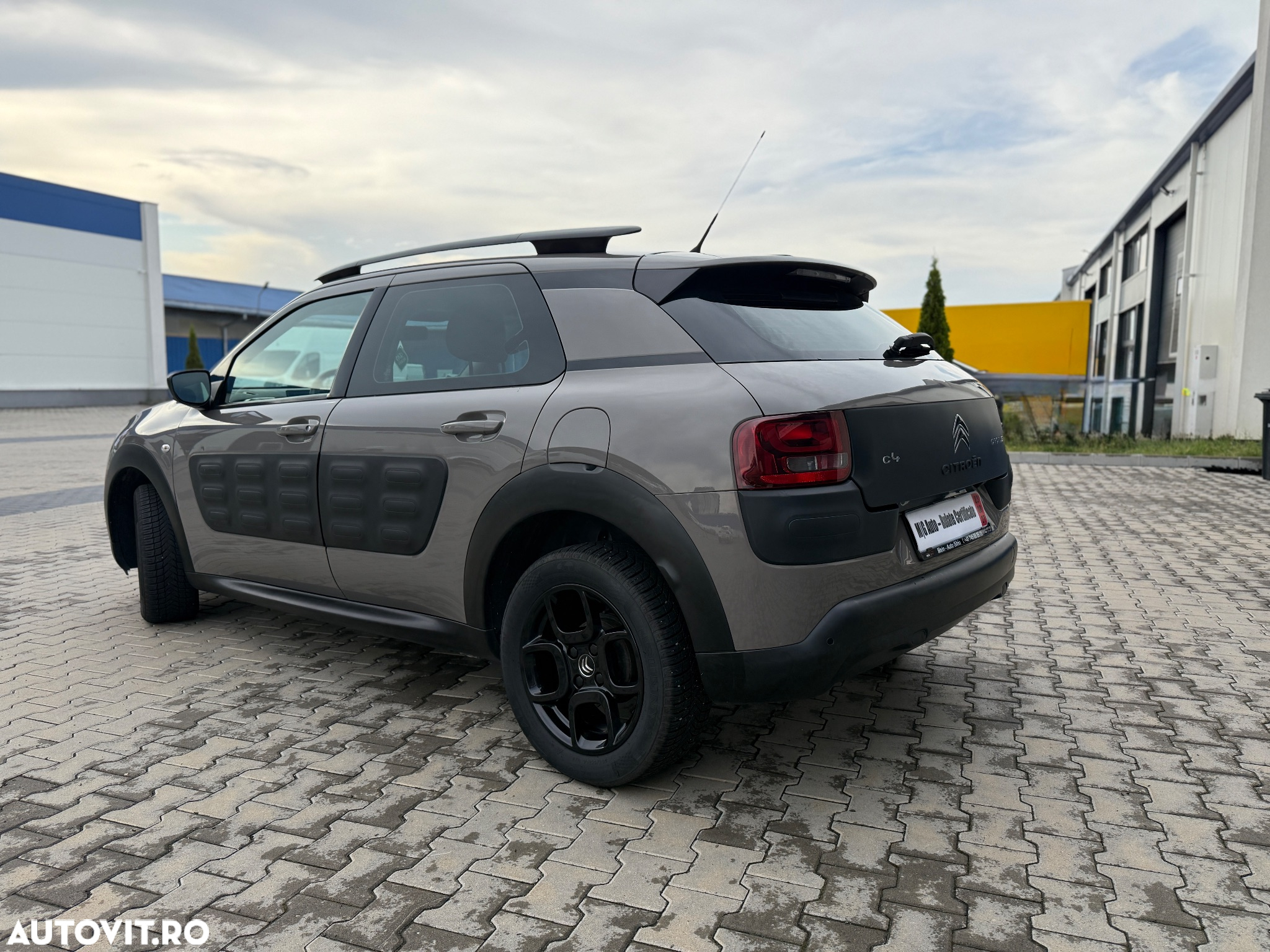 Citroën C4 Cactus PureTech 82 Feel Edition - 4