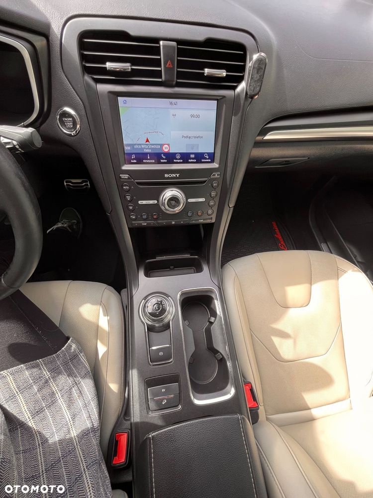 Ford Fusion - 9