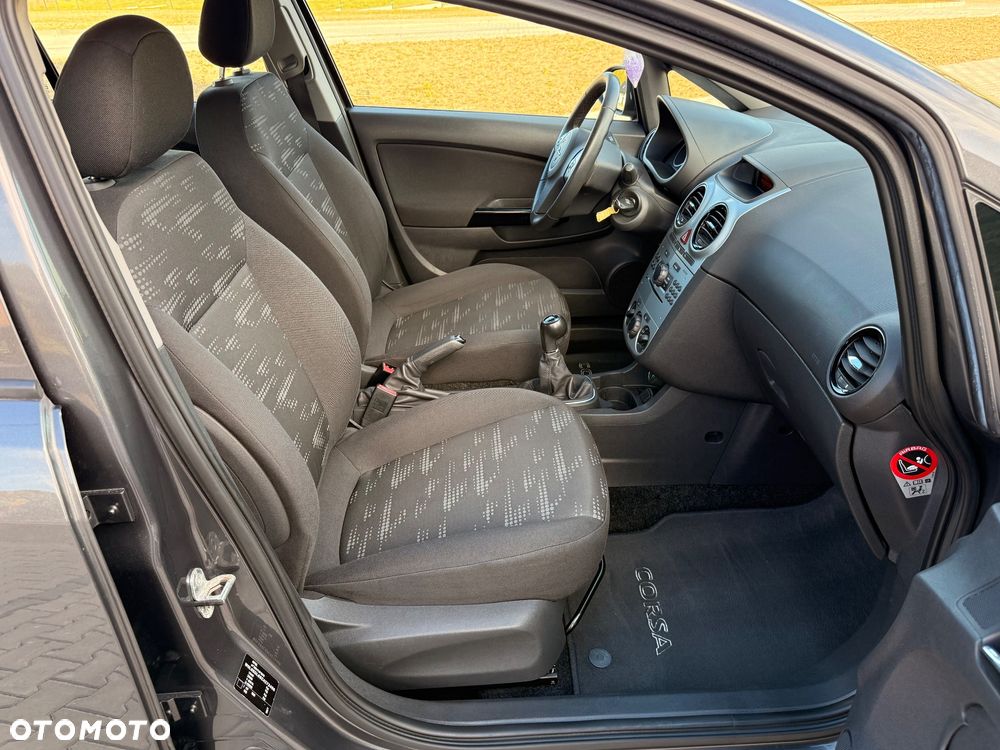 Opel Corsa 1.4 16V Cosmo - 23