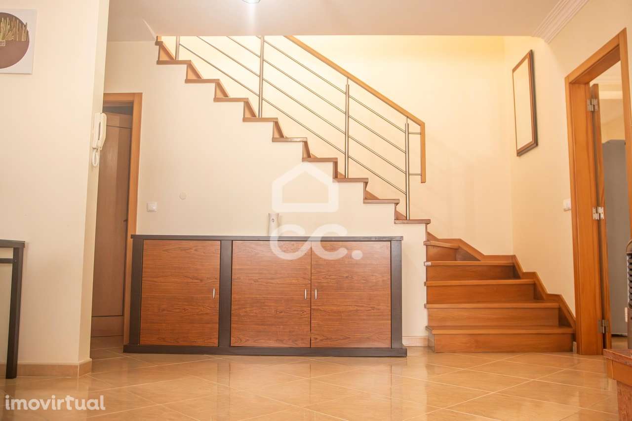 Moradia T3 em Condomínio Privado na Lagoa , Santo Isidoro - Grande imagem: 4/60