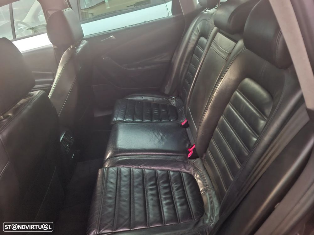 VW Passat Variant 2.0 TDi Highline - 3