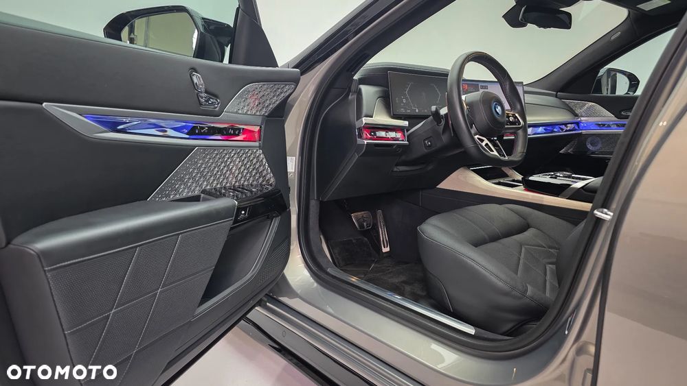 BMW Seria 7 M760e PHEV xDrive Individual Edition sport - 20