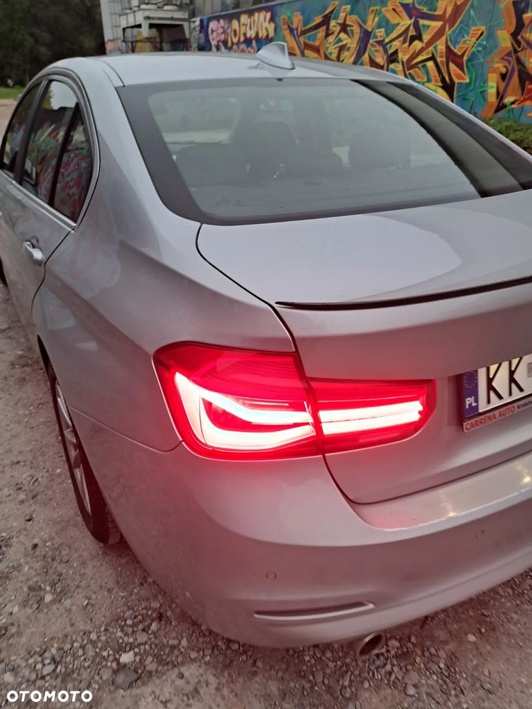 BMW Seria 3 318d - 11