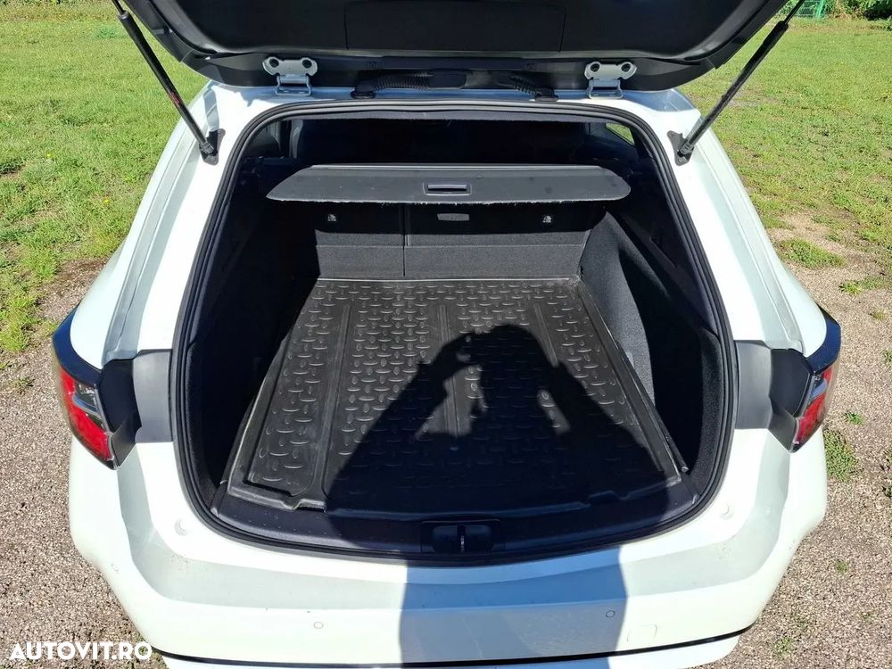 Toyota Corolla 1.8 Hybrid Touring Sports Business Edition - 22