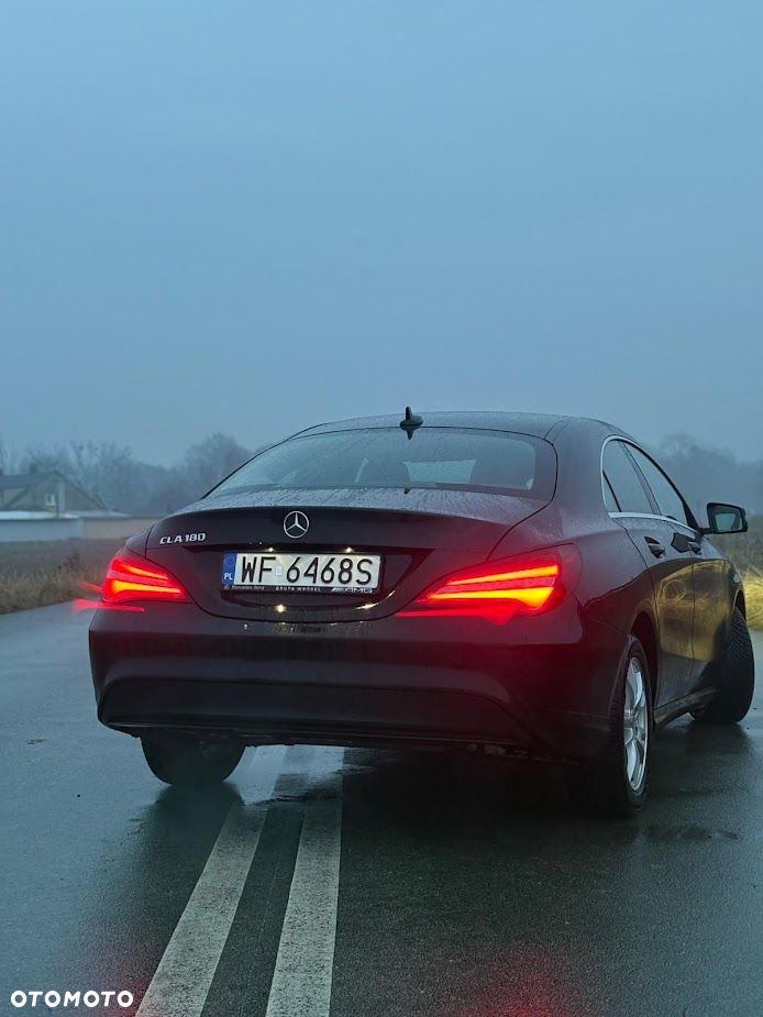 Mercedes-Benz CLA 180 7G-DCT - 18