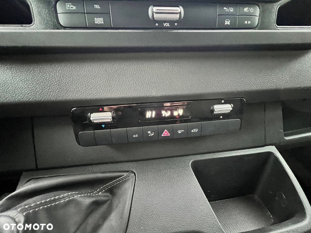 Mercedes-Benz 315 - 19