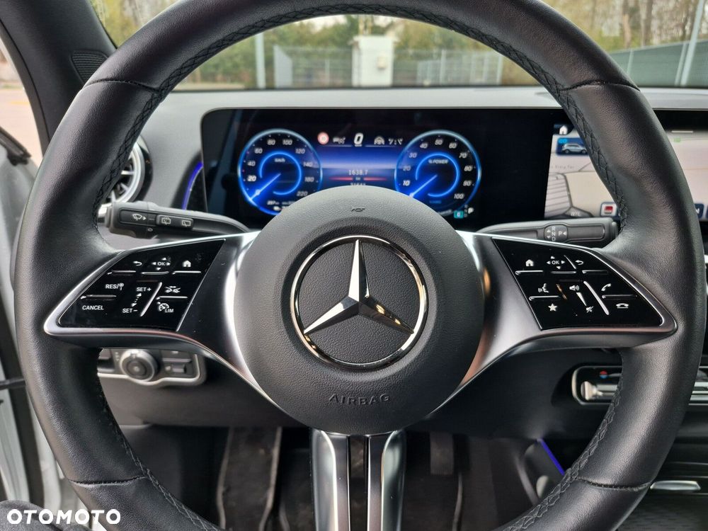 Mercedes-Benz EQB - 16