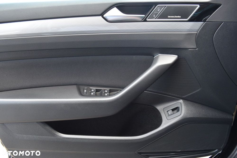 Volkswagen Passat - 27