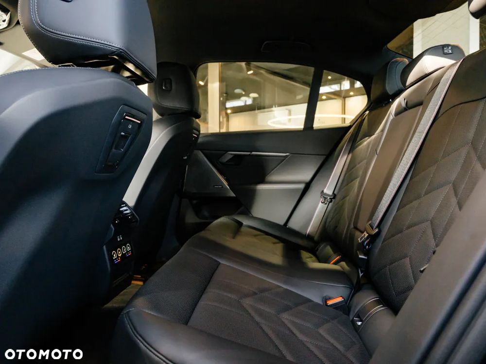 BMW Seria 5 530e PHEV - 12