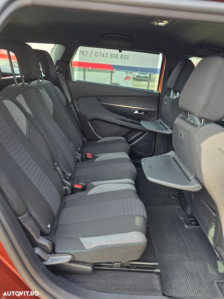 Peugeot 5008 - 8