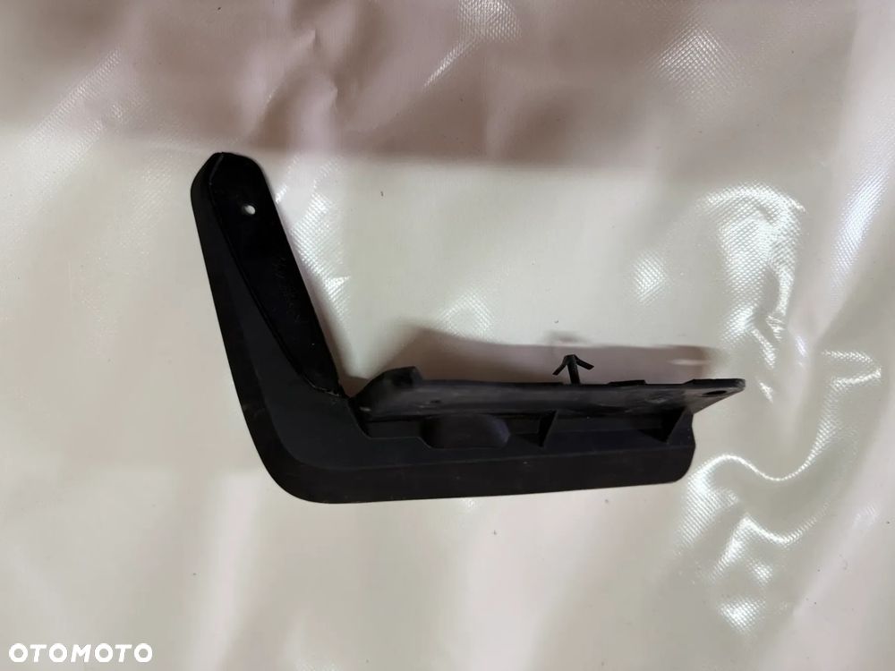 Chlapacz przód | przedni prawy | Toyota RAV 4 | RAV4 V - 53895-42070 - 1