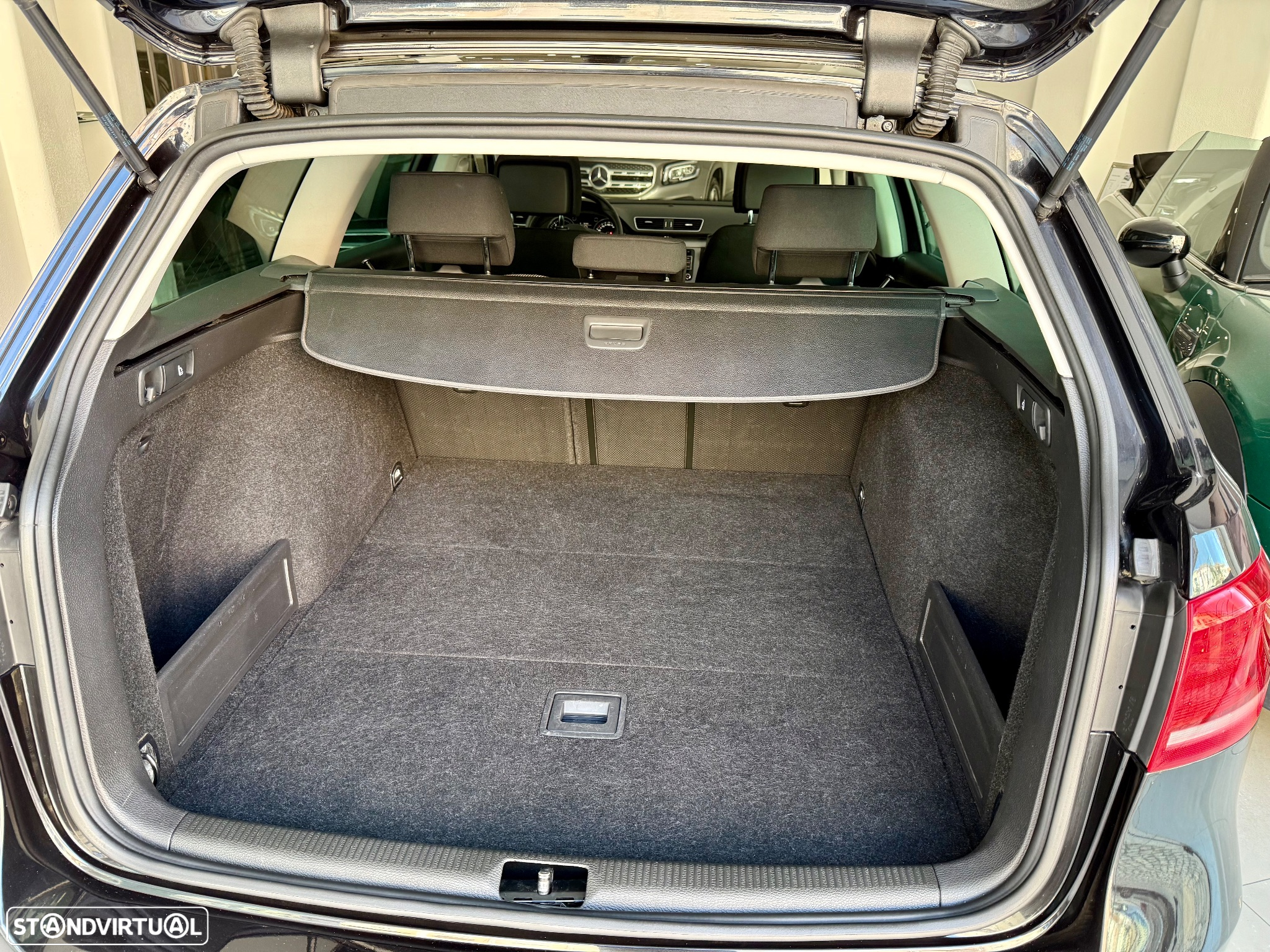 VW Passat Variant 2.0 TDi Confortline - 12