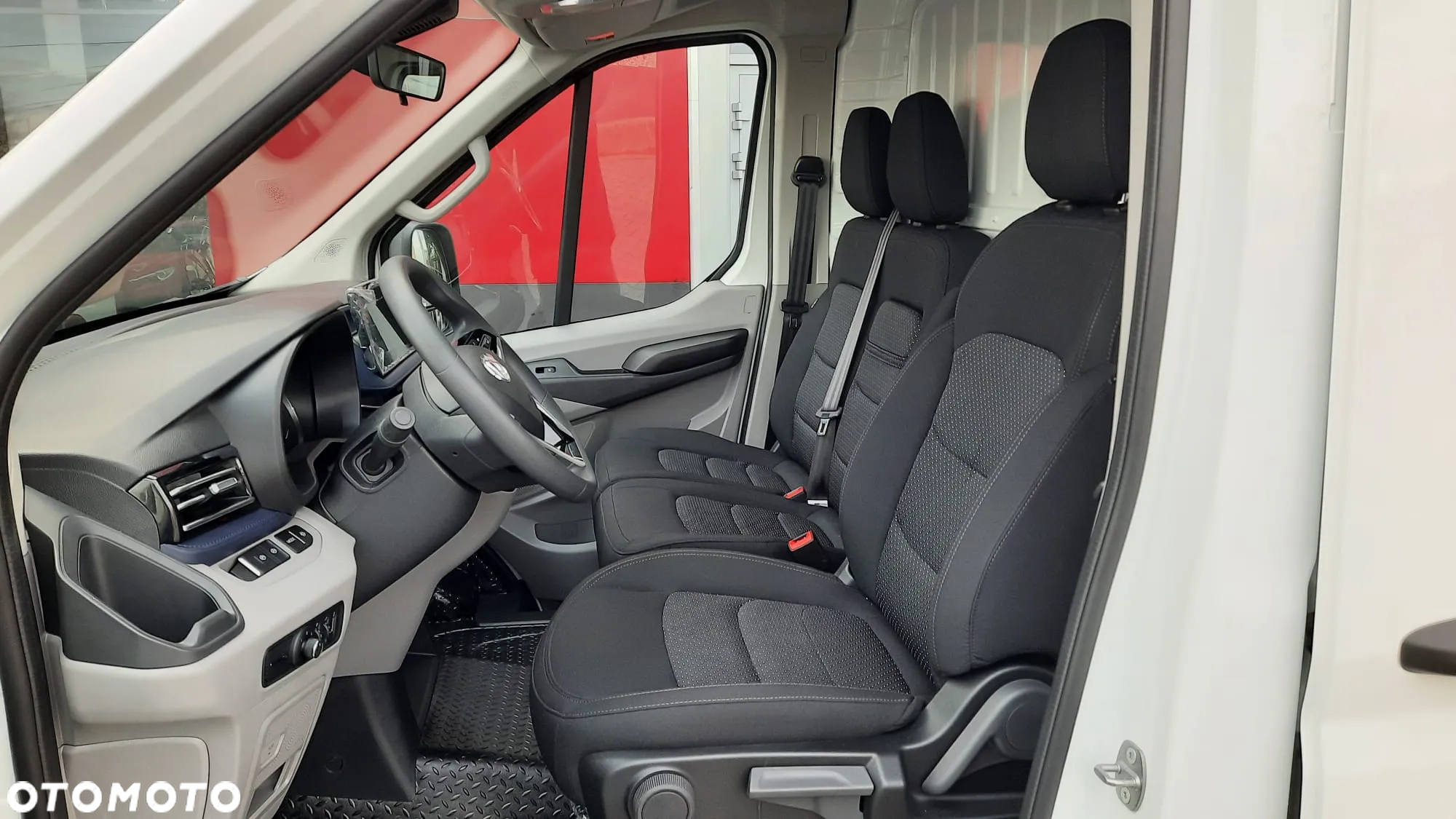 Maxus DELIVER 9 - 16