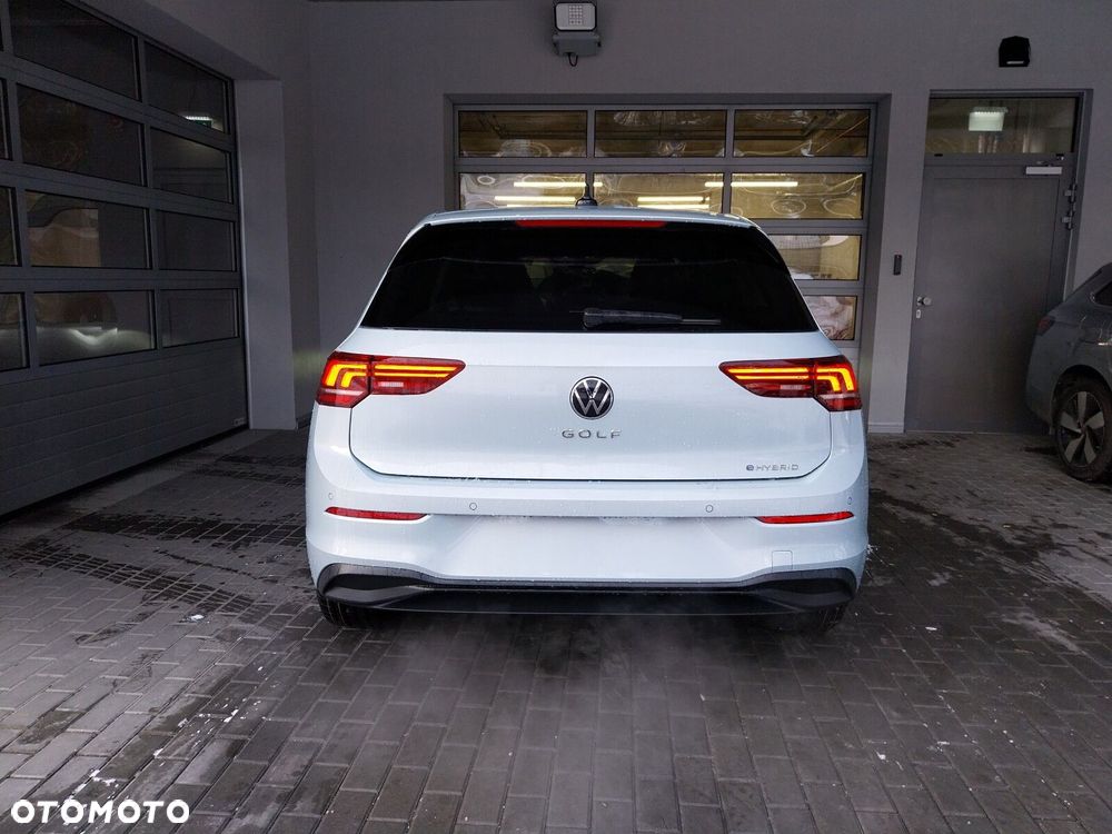 Volkswagen Golf - 4