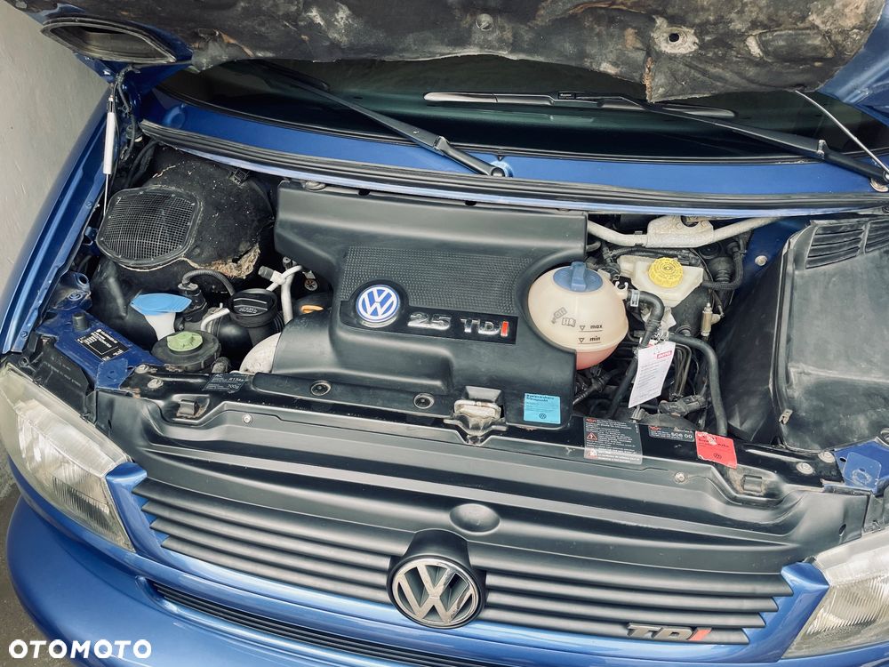 Volkswagen Multivan - 13