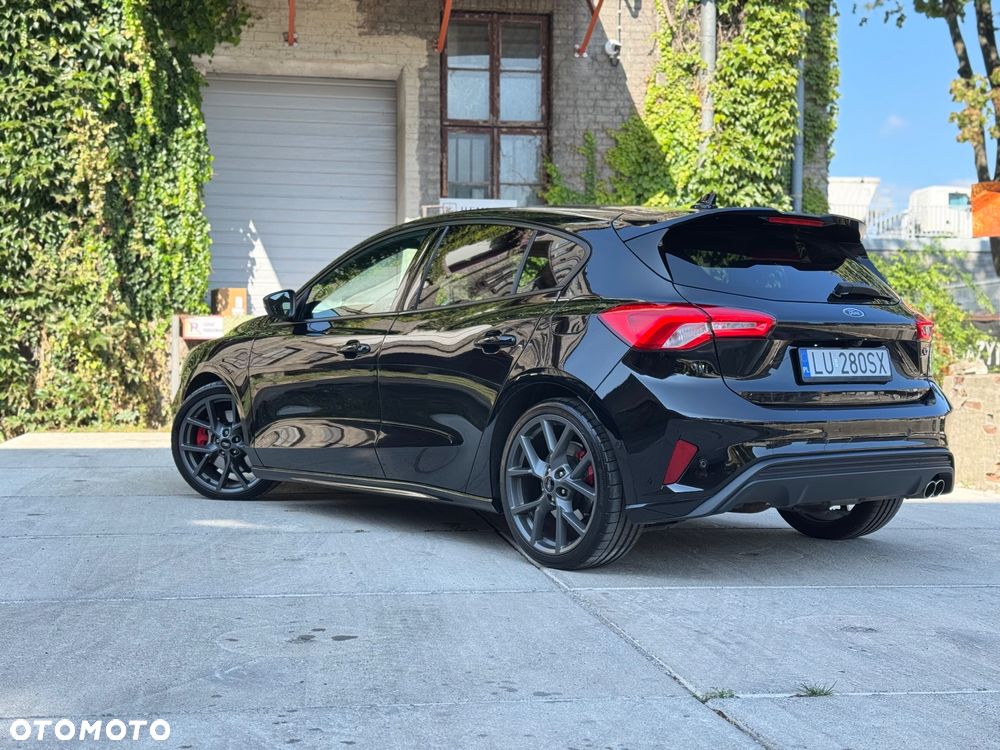 Ford Focus - 37
