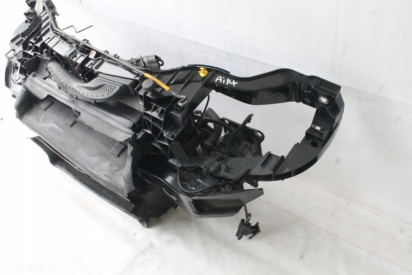 PAS PRZEDNI WZMOCNIENIE CHŁODNICE BELKA FORD FOCUS MK3 2010R- 1.6 TDCI - 7