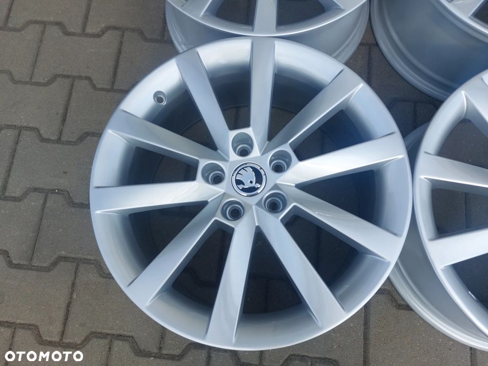 SKODA SUPERB FELGI ALUFELGI OE 5E0601025Q 7.5J ET51 R18 5X112 JAK NOWE - 2