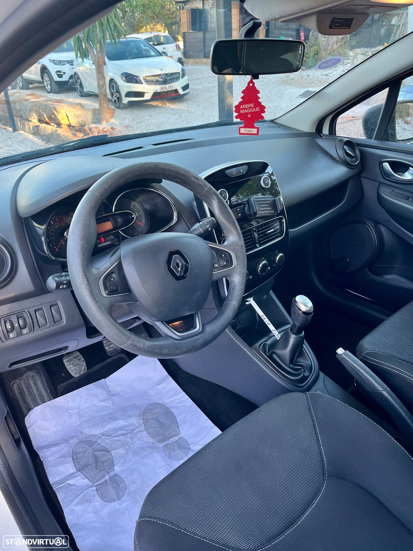 Renault Clio SCe 75 EXPERIENCE - 8