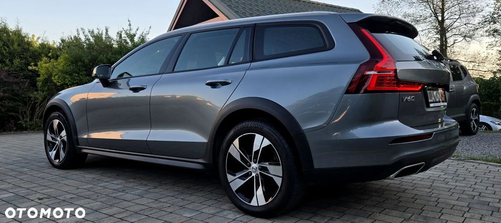Volvo V60 Cross Country D4 AWD Geartronic Pro - 19