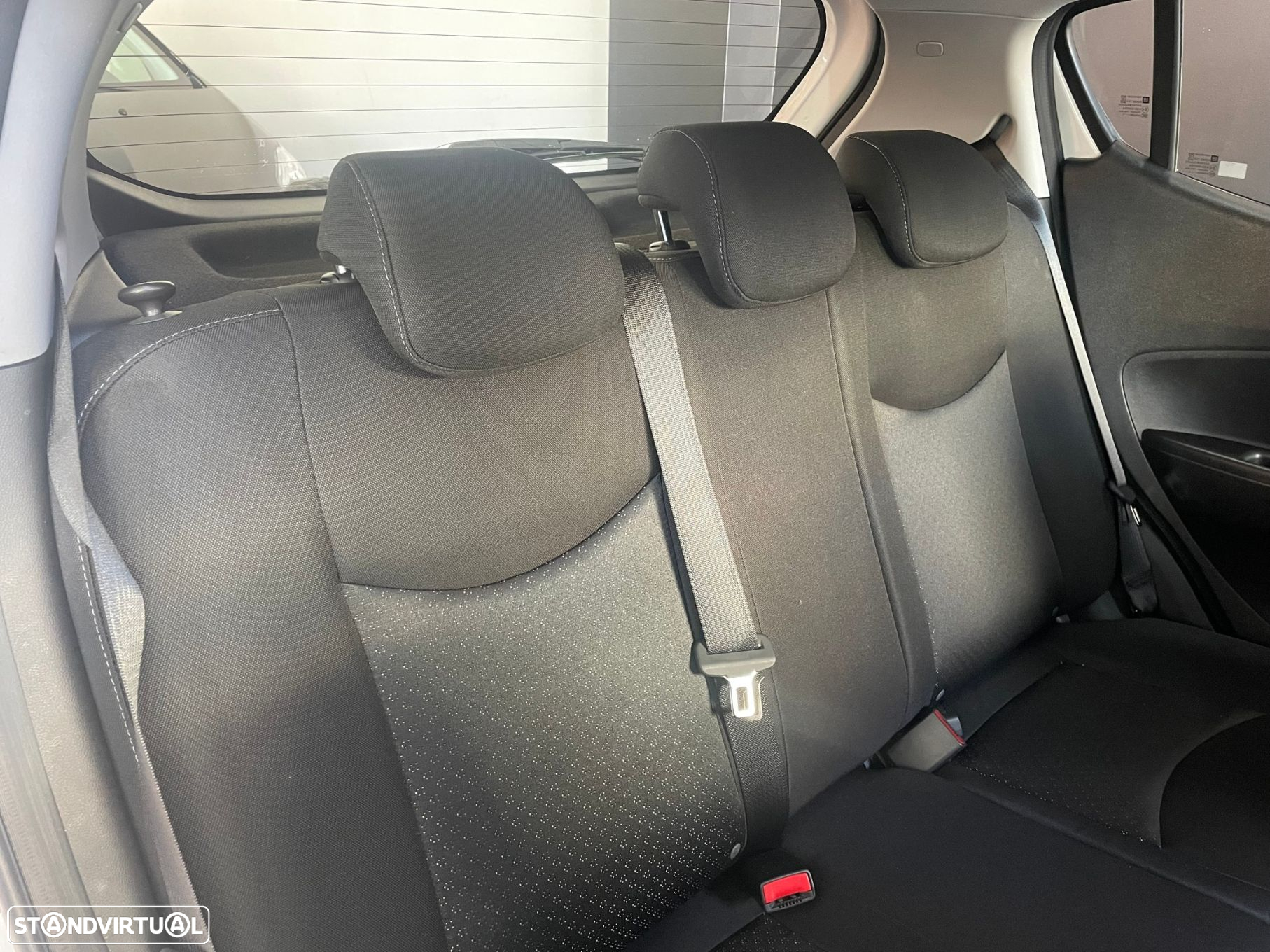 Opel Karl 1.0 - 12