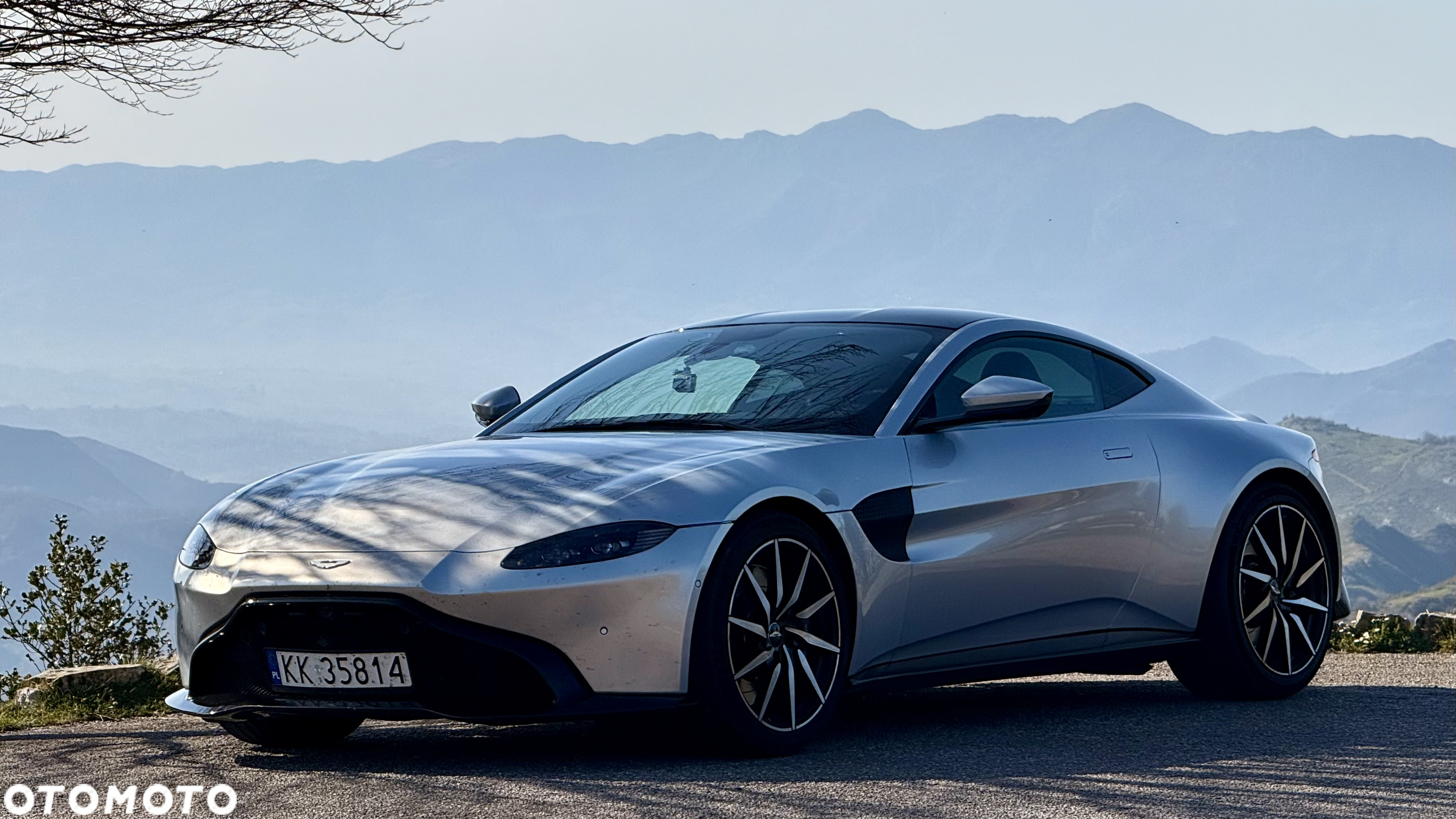 Aston Martin Vantage - 3