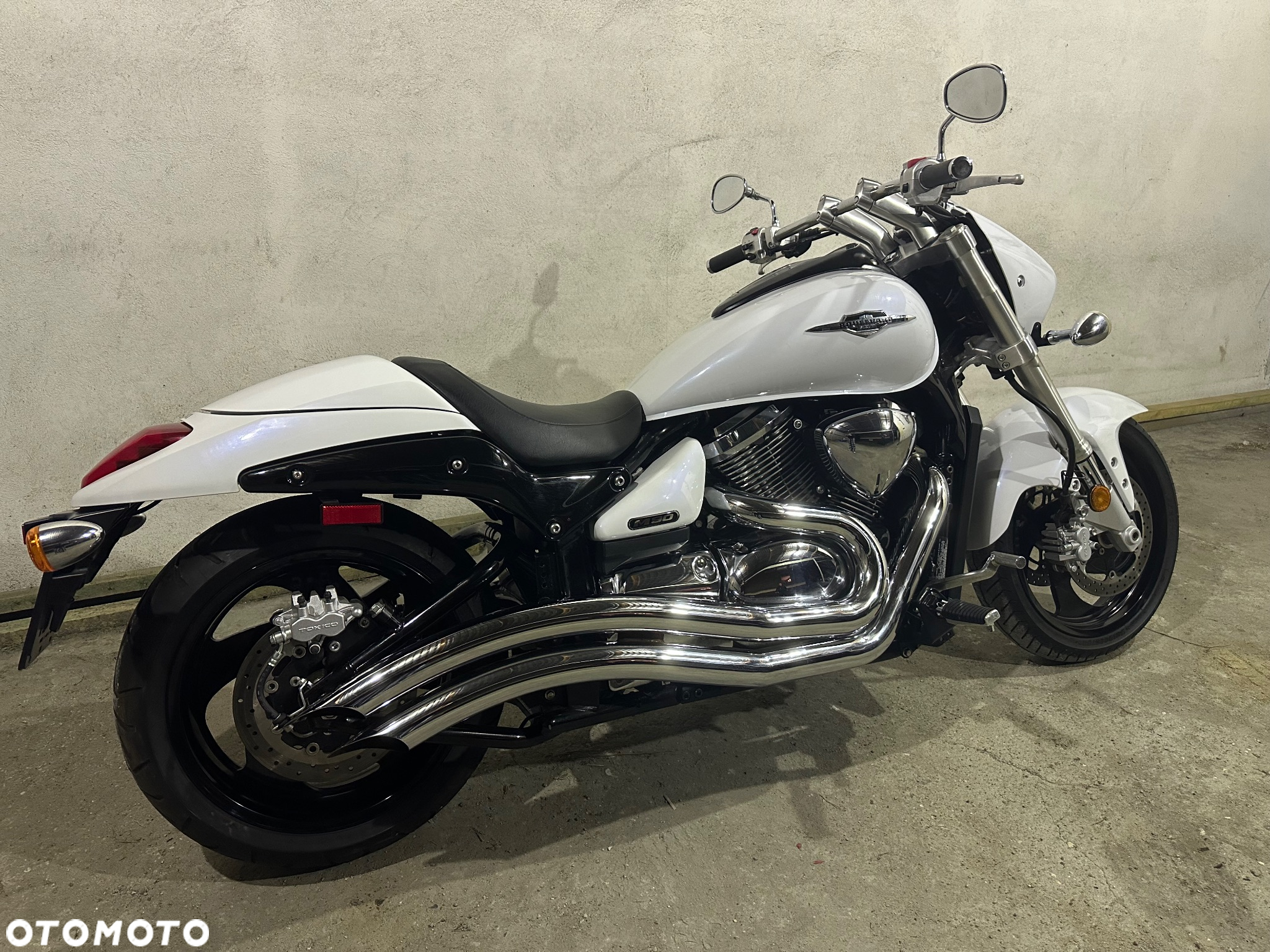 Suzuki Intruder - 3