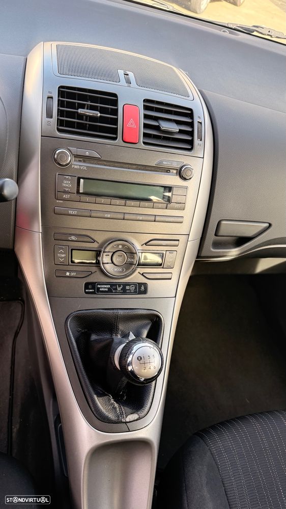 Toyota Auris 1.4 VVT-i AC+VSC - 15