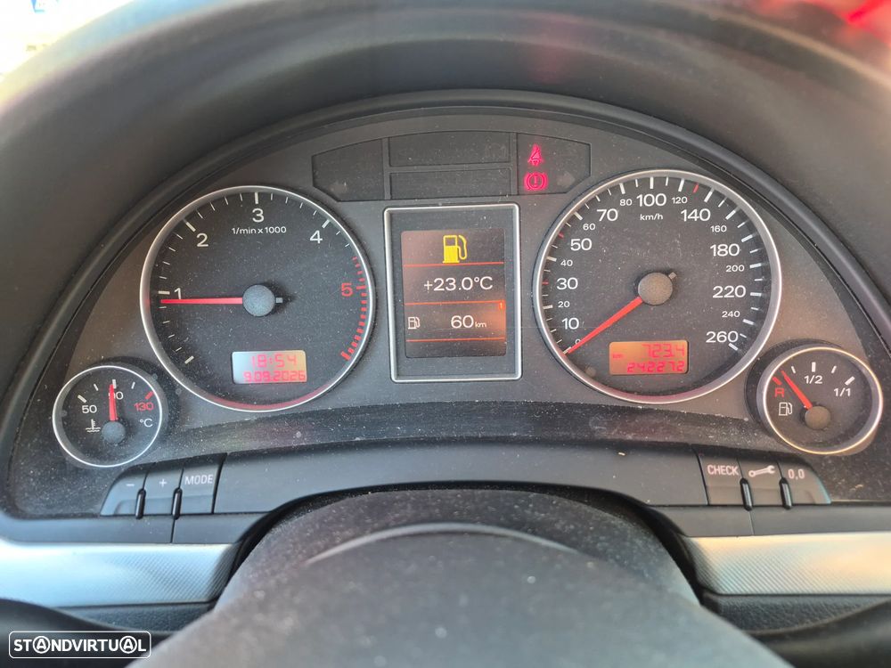 Audi A4 Avant 2.0 TDI DPF S line Sport Pack (plus) - 12