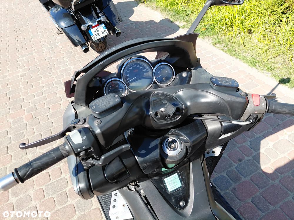 Yamaha Tmax - 15