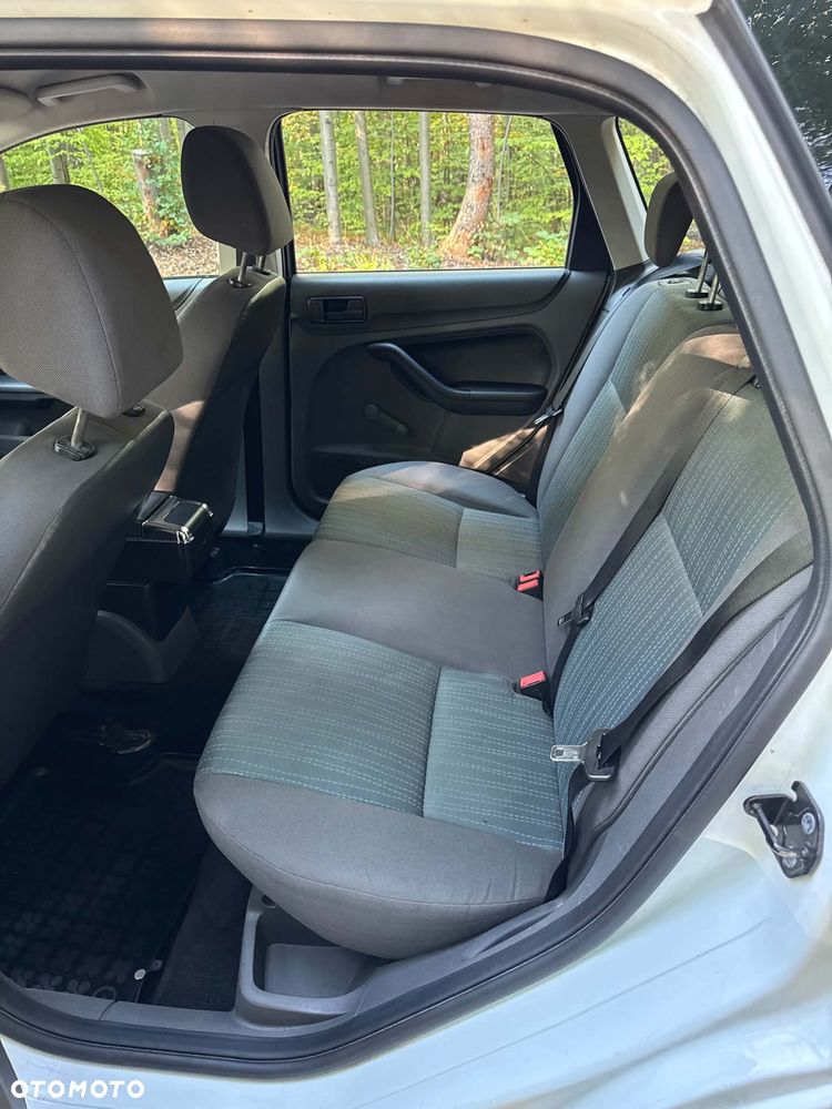 Ford Focus - 18