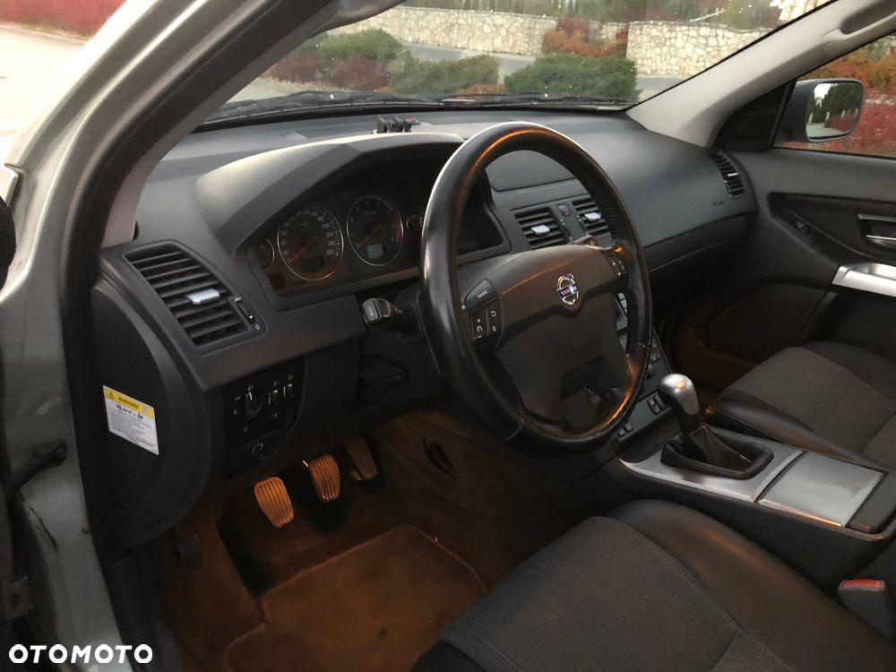 Volvo XC 90 2.5T AWD Momentum - 30