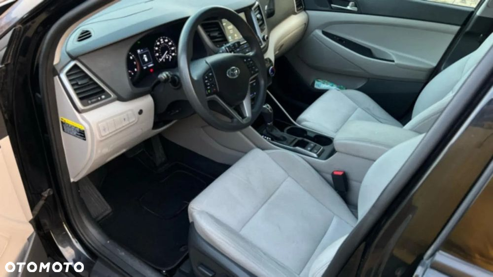 Hyundai Tucson - 14