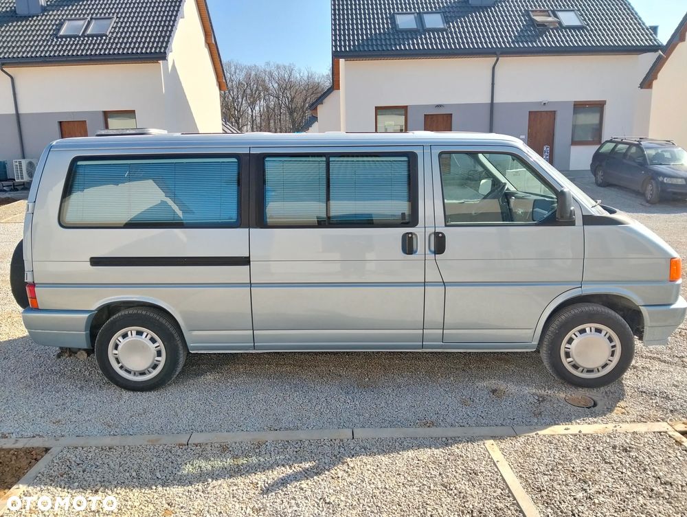 Volkswagen Caravelle - 7