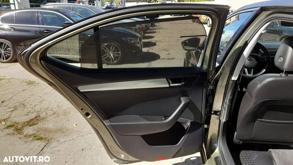 Skoda Superb Combi 2.0 TDI DSG Style - 13